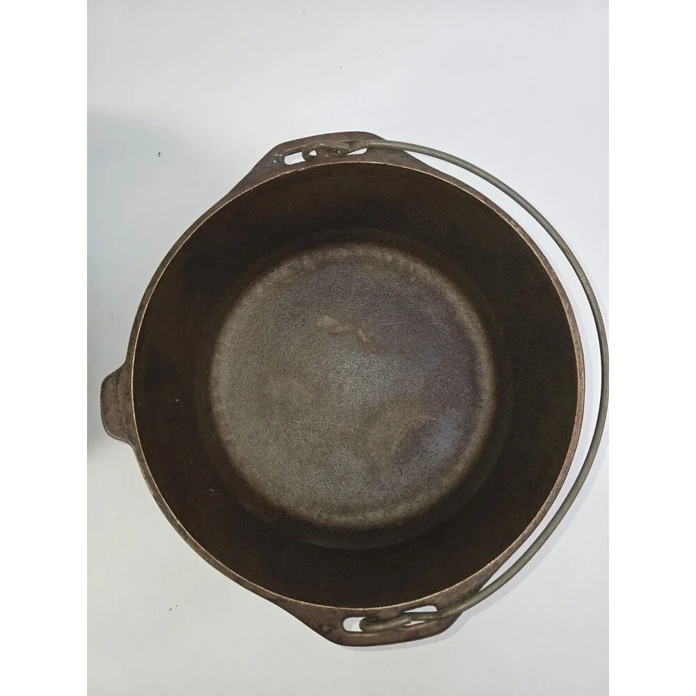 Vintage 1960s Sears #8 Cast Iron Dutch Oven Lodge Smooth Bottom Original Insert